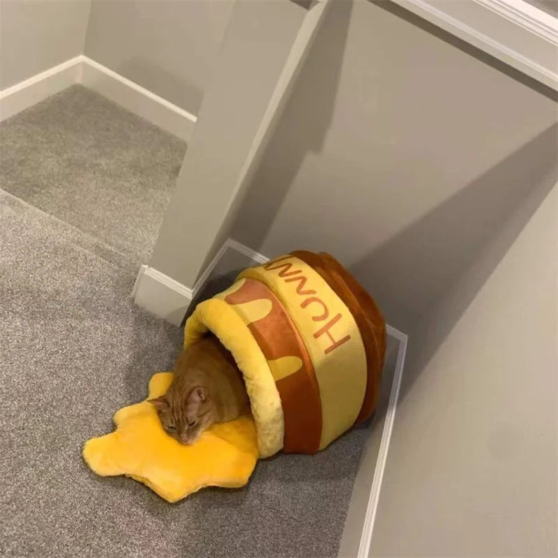 DozeMew™ - Honey Jar Shape Cat Bed